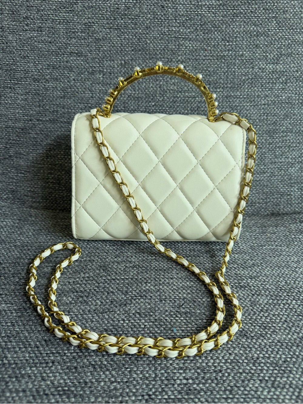 CHANEL MAKEUP Cream Quilted Mini Flap Bag with Gold Hardware - Picture 5 of 12